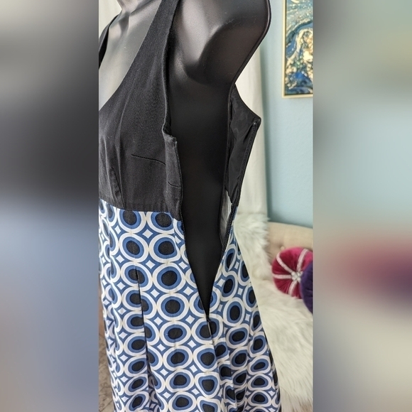 Maggy London  Dress Size 6 - Picture 4 of 10